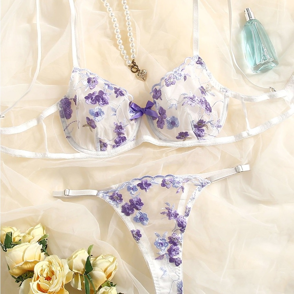 💜 Purple Flower Embroidered Panty & Bra Set 💜 M/L 💜 NEW, never worn